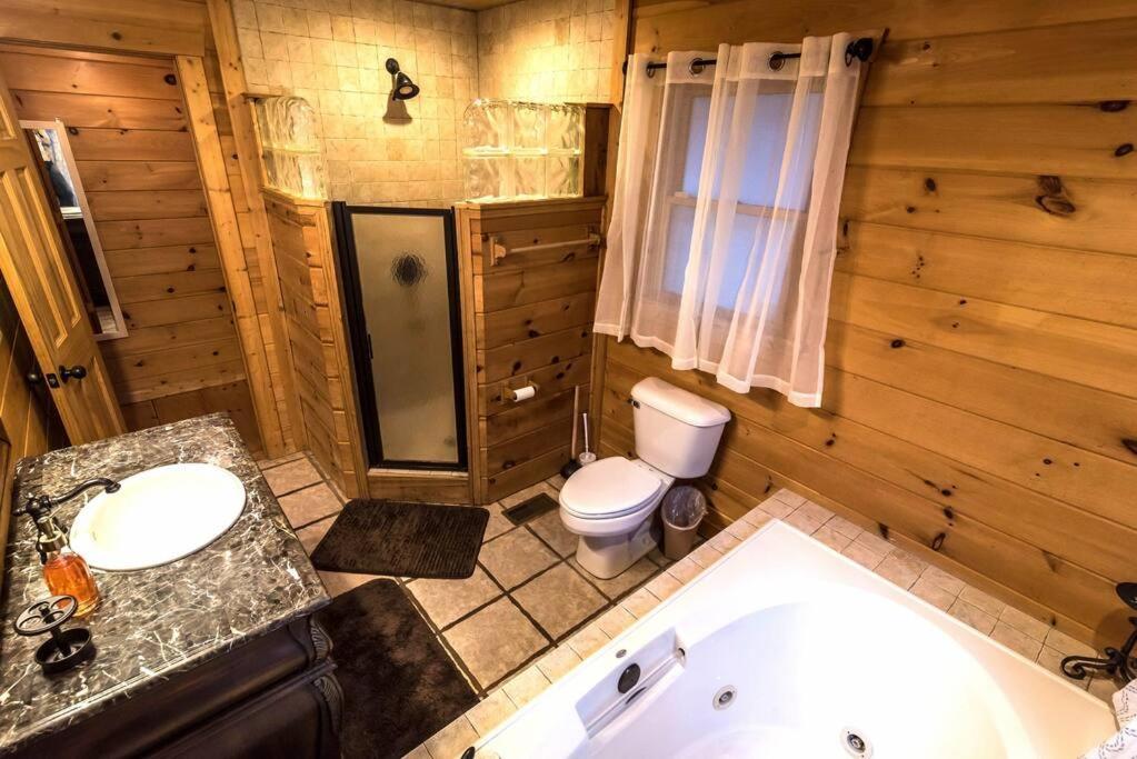 Private Creekside Cabin+Hot Tub,Pool Table, & Pets Ellijay Exteriér fotografie