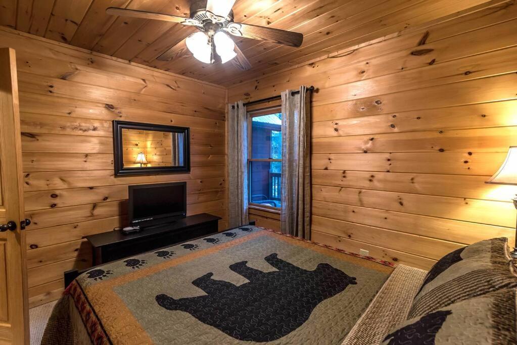 Private Creekside Cabin+Hot Tub,Pool Table, & Pets Ellijay Exteriér fotografie