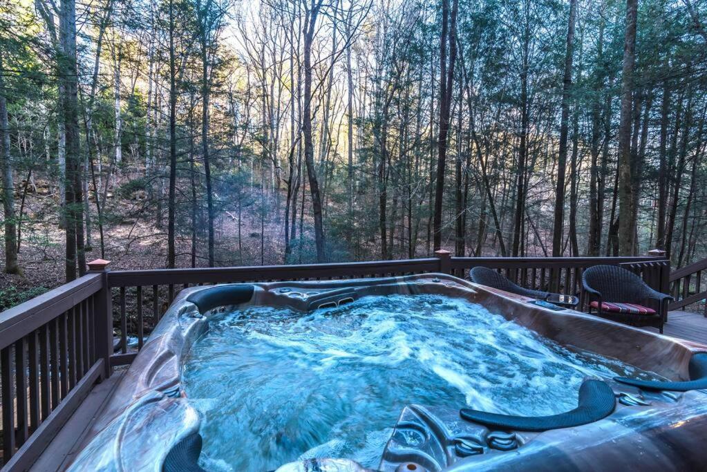 Private Creekside Cabin+Hot Tub,Pool Table, & Pets Ellijay Exteriér fotografie