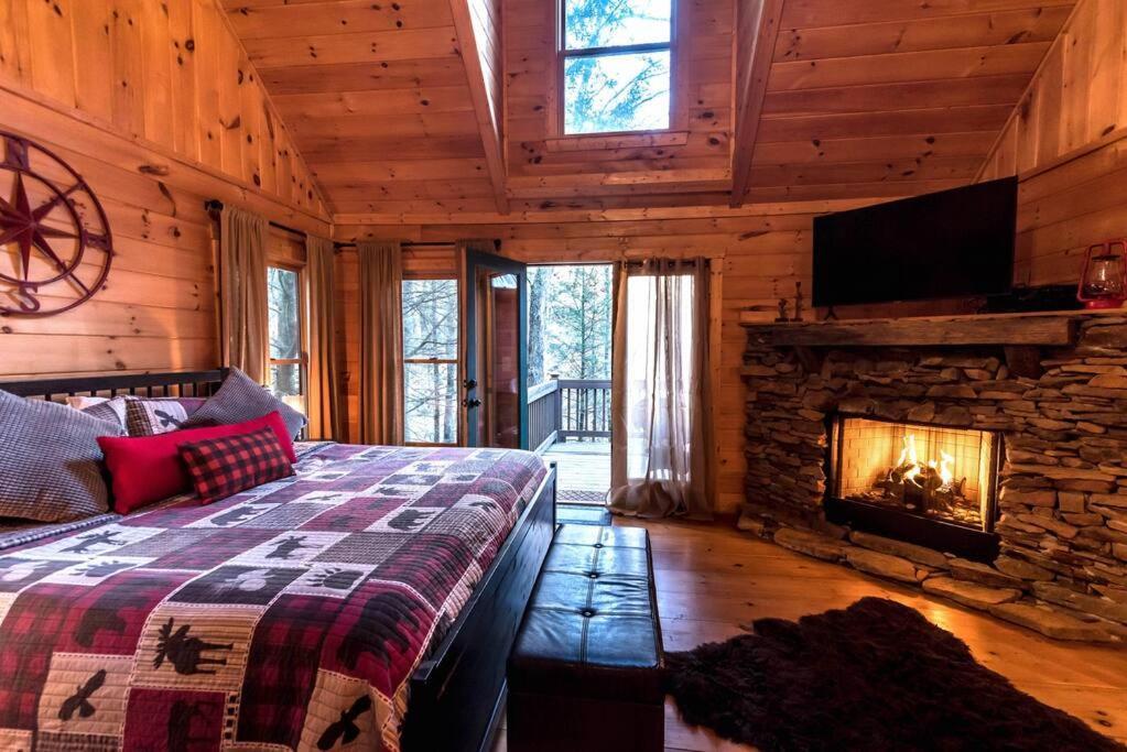 Private Creekside Cabin+Hot Tub,Pool Table, & Pets Ellijay Exteriér fotografie