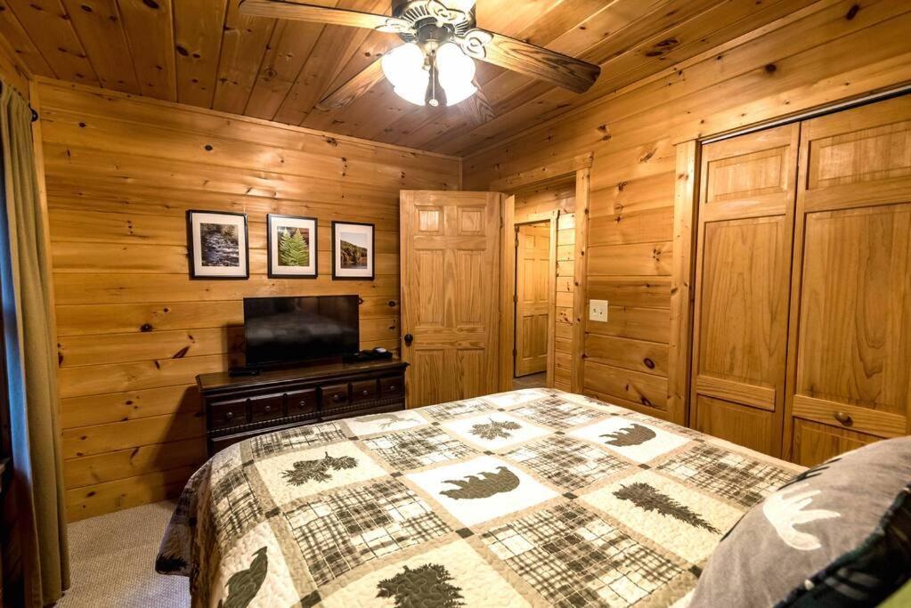Private Creekside Cabin+Hot Tub,Pool Table, & Pets Ellijay Exteriér fotografie