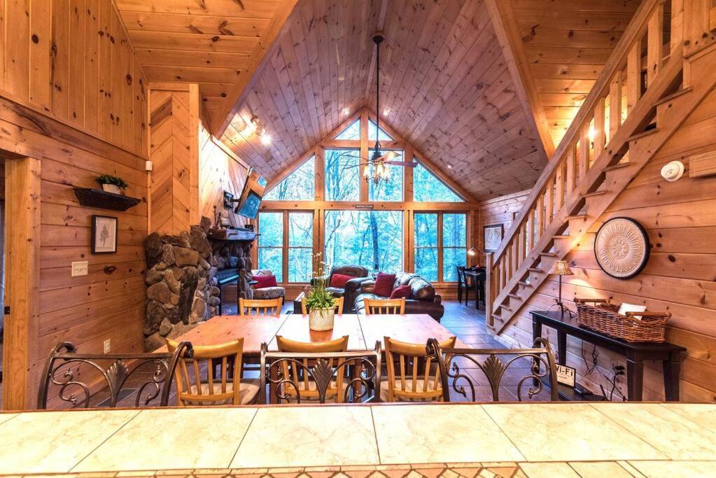 Private Creekside Cabin+Hot Tub,Pool Table, & Pets Ellijay Exteriér fotografie